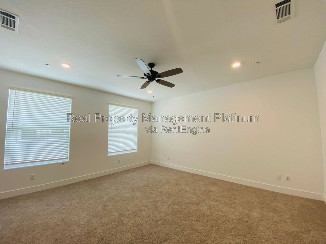 2752 E Tamarind Dr - Photo 5 of 40