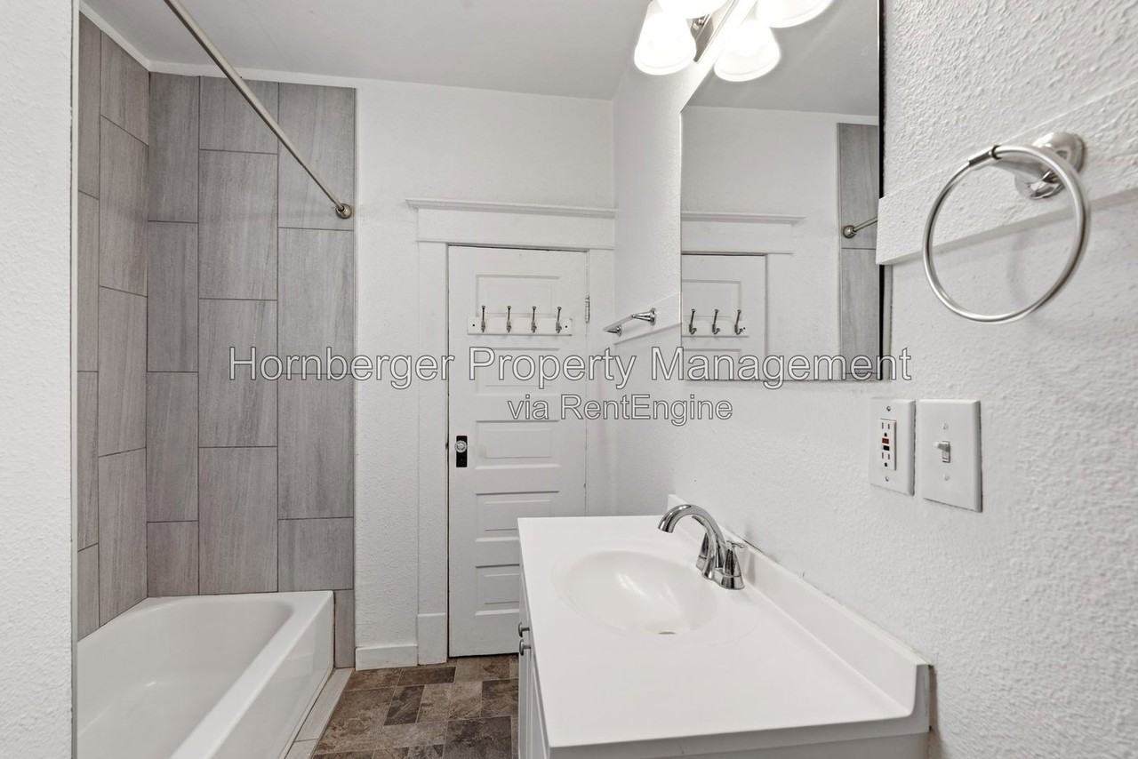 1622 W Mission Ave - Photo 7 of 26
