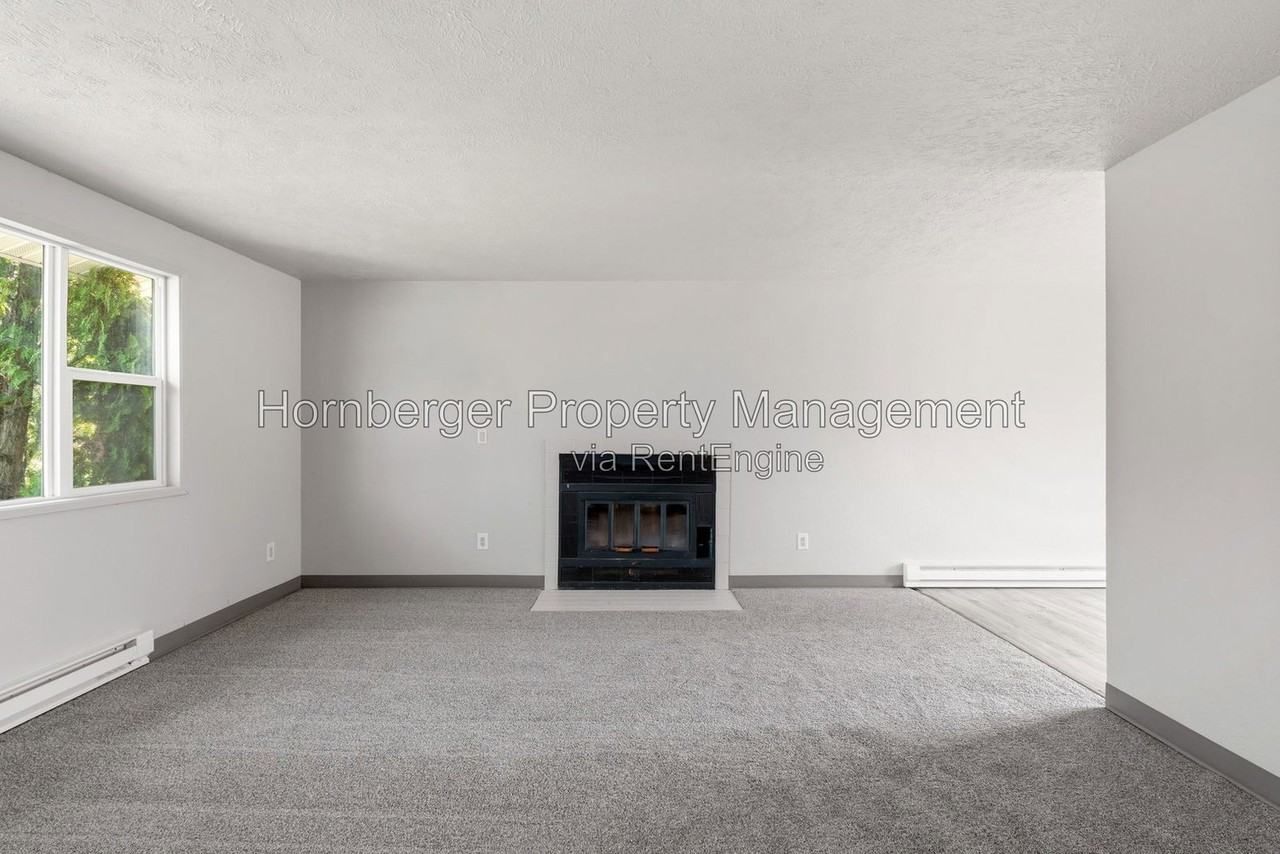 1721 N Glenn Rd - Photo 3 of 30