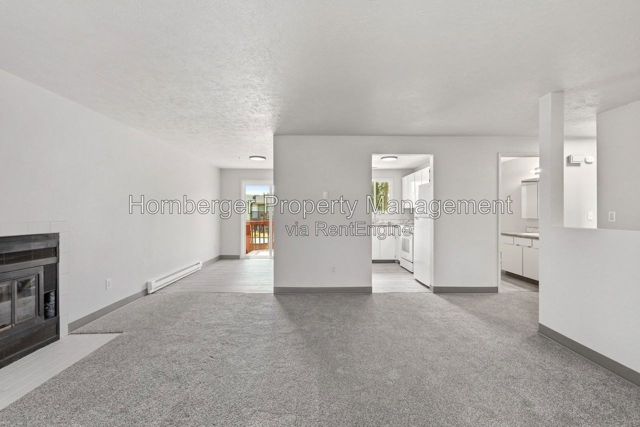 1721 N Glenn Rd - Photo 5 of 30