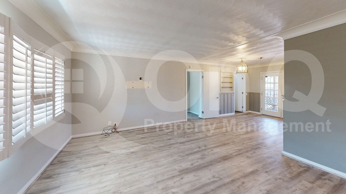 1305 E Water St - Photo 7 of 25