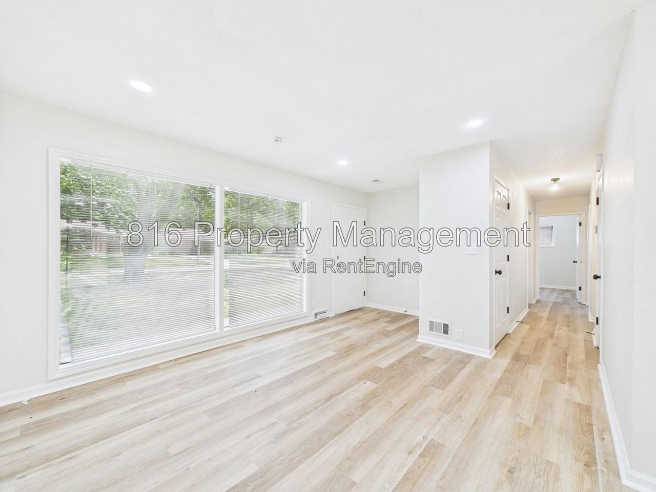 11230 Corrington Ave - Photo 4 of 27