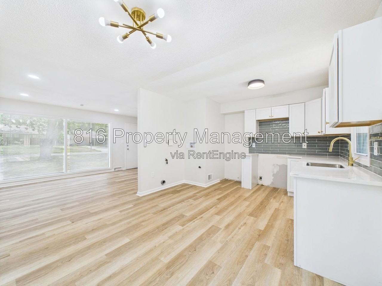 11230 Corrington Ave - Photo 7 of 27