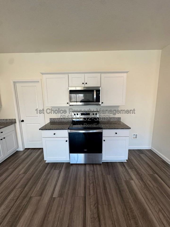 1720 Escondido Dr - Photo 5 of 23