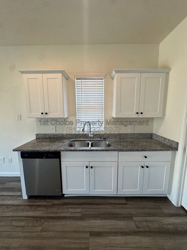 1720 Escondido Dr - Photo 6 of 23