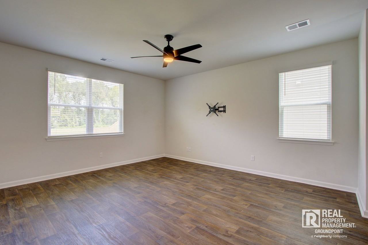 298 Watersglen Drive - Photo 3 of 40