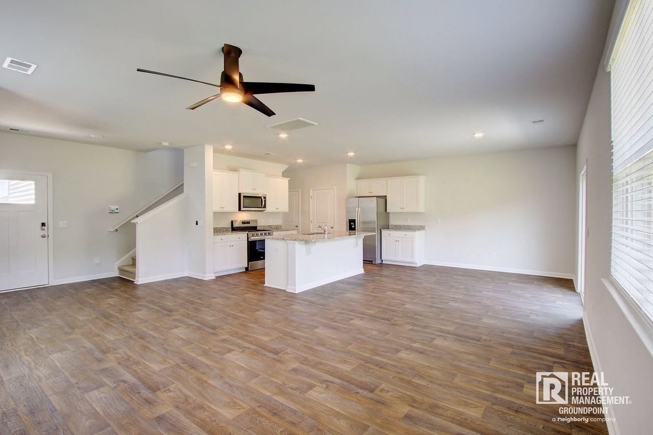 298 Watersglen Drive - Photo 5 of 40