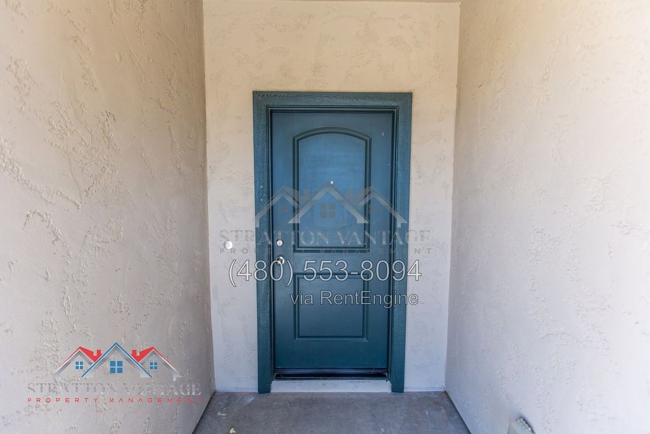 24530 W Flores Dr - Photo 5 of 46