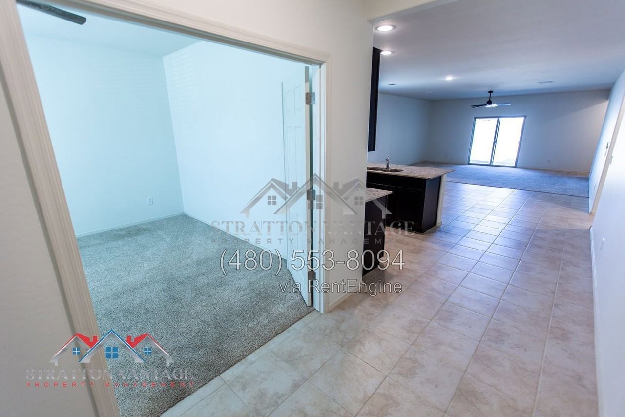 24530 W Flores Dr - Photo 6 of 46