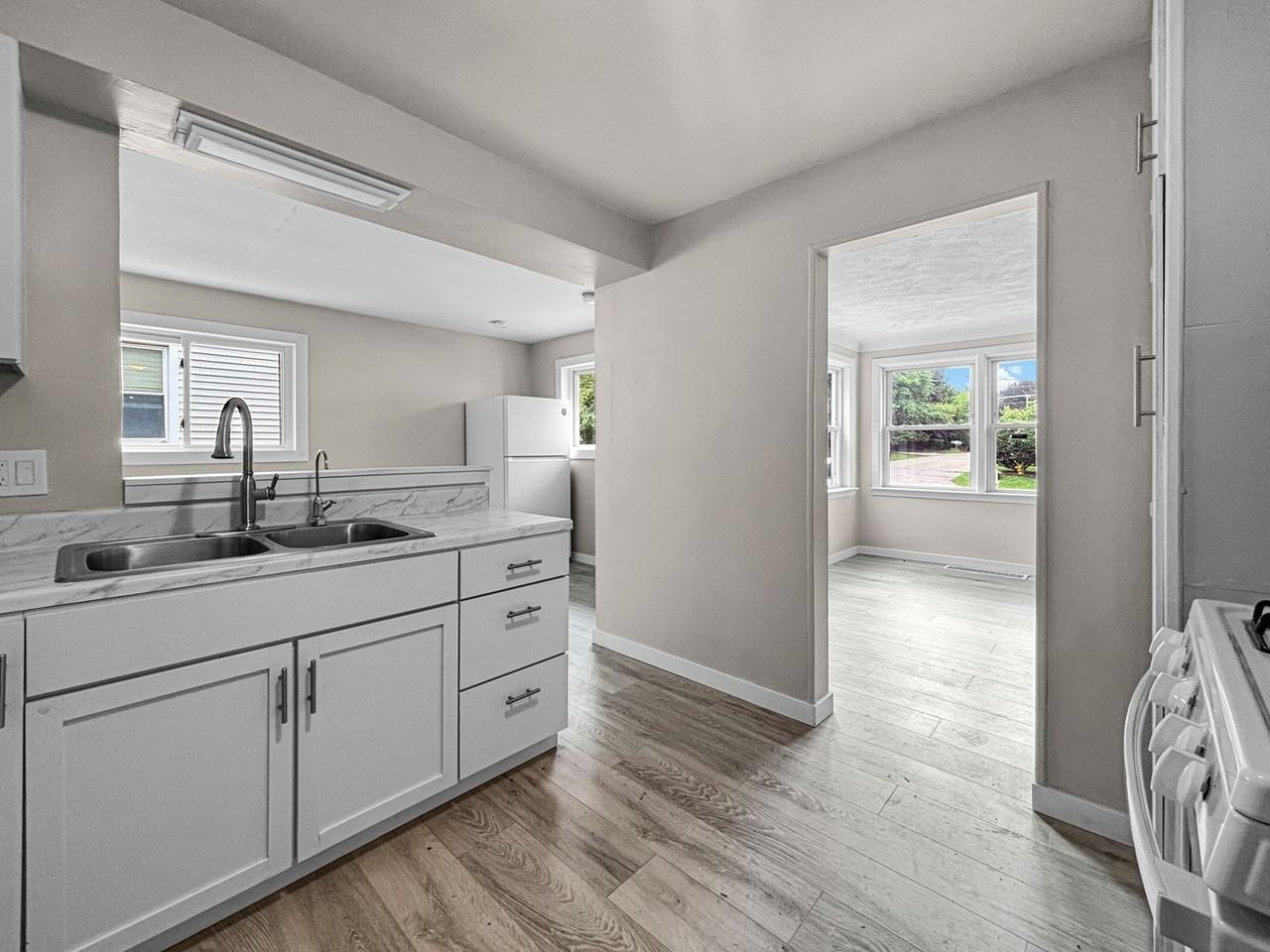 2100 Dawson Ave Ne - Photo 3 of 14