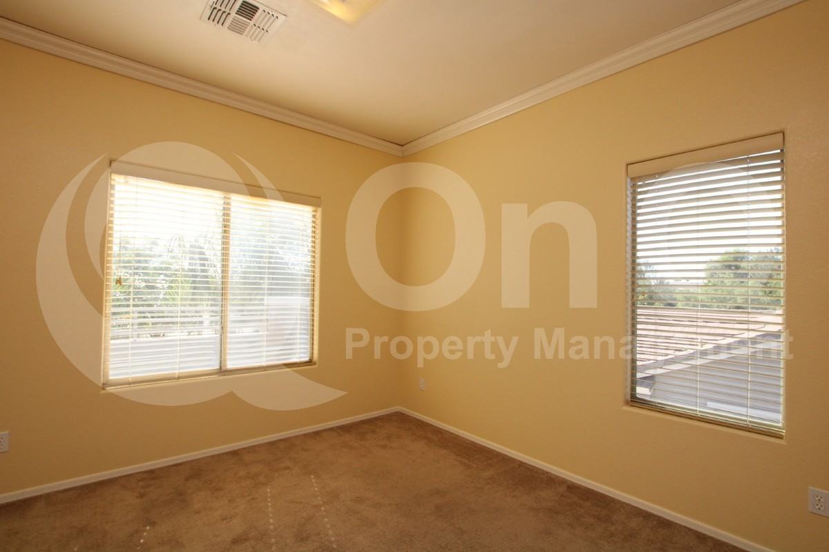 19620 S 189th St - Photo 5 of 30