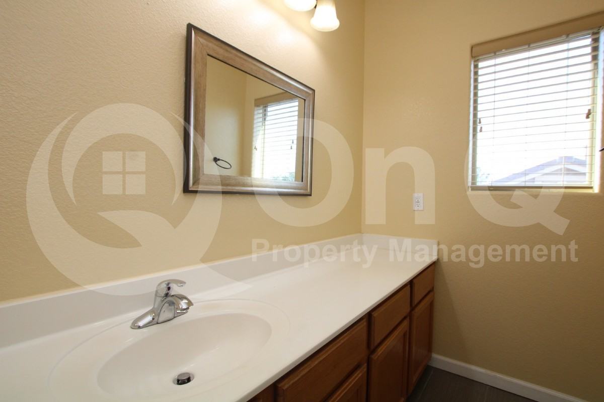 19620 S 189th St - Photo 6 of 30