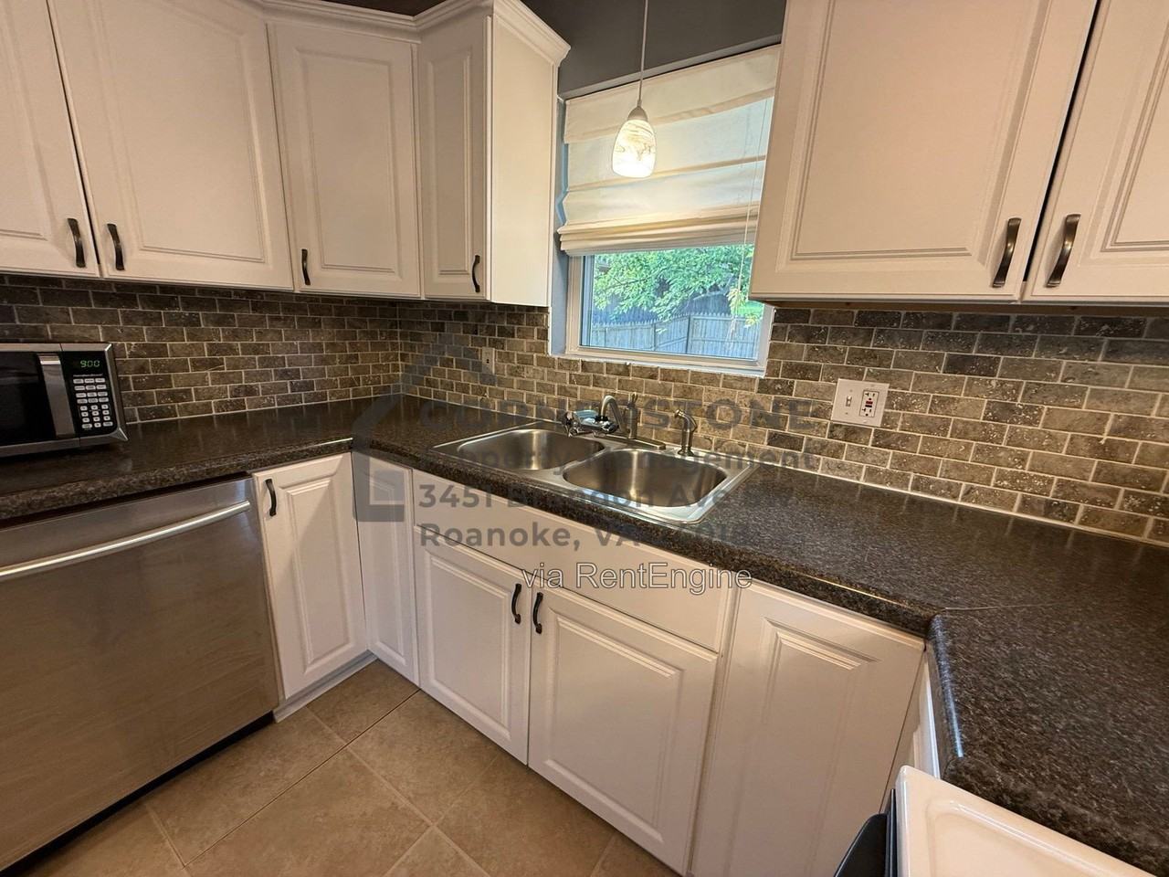 950 Palmer Ave - Photo 2 of 26