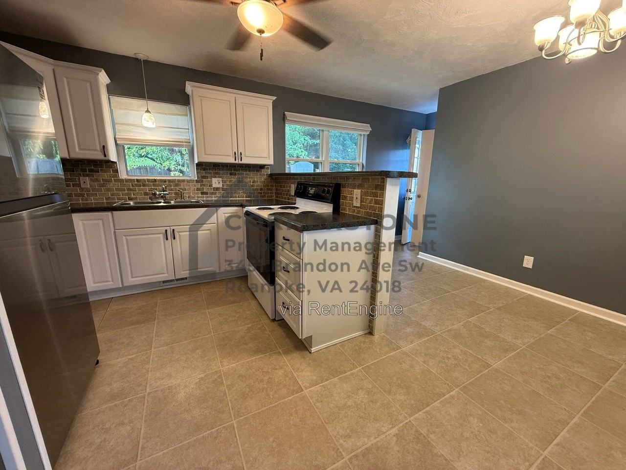 950 Palmer Ave - Photo 4 of 26