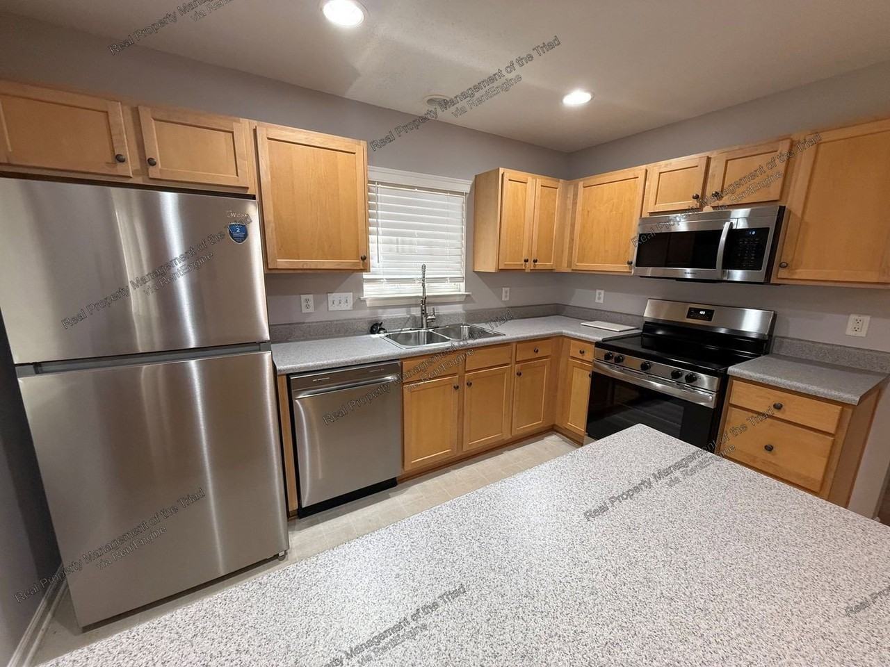 2 Sidney Marie Ct - Photo 4 of 21