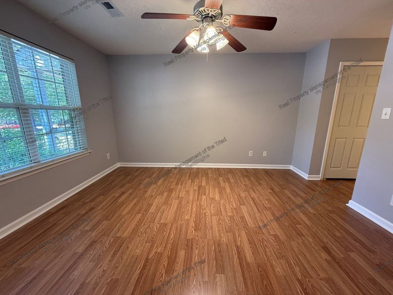 2 Sidney Marie Ct - Photo 7 of 21