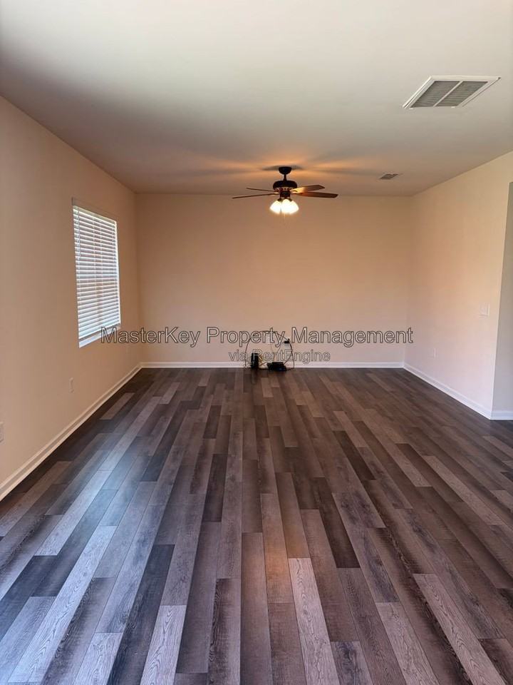 3537 Polygon Pl - Photo 5 of 23