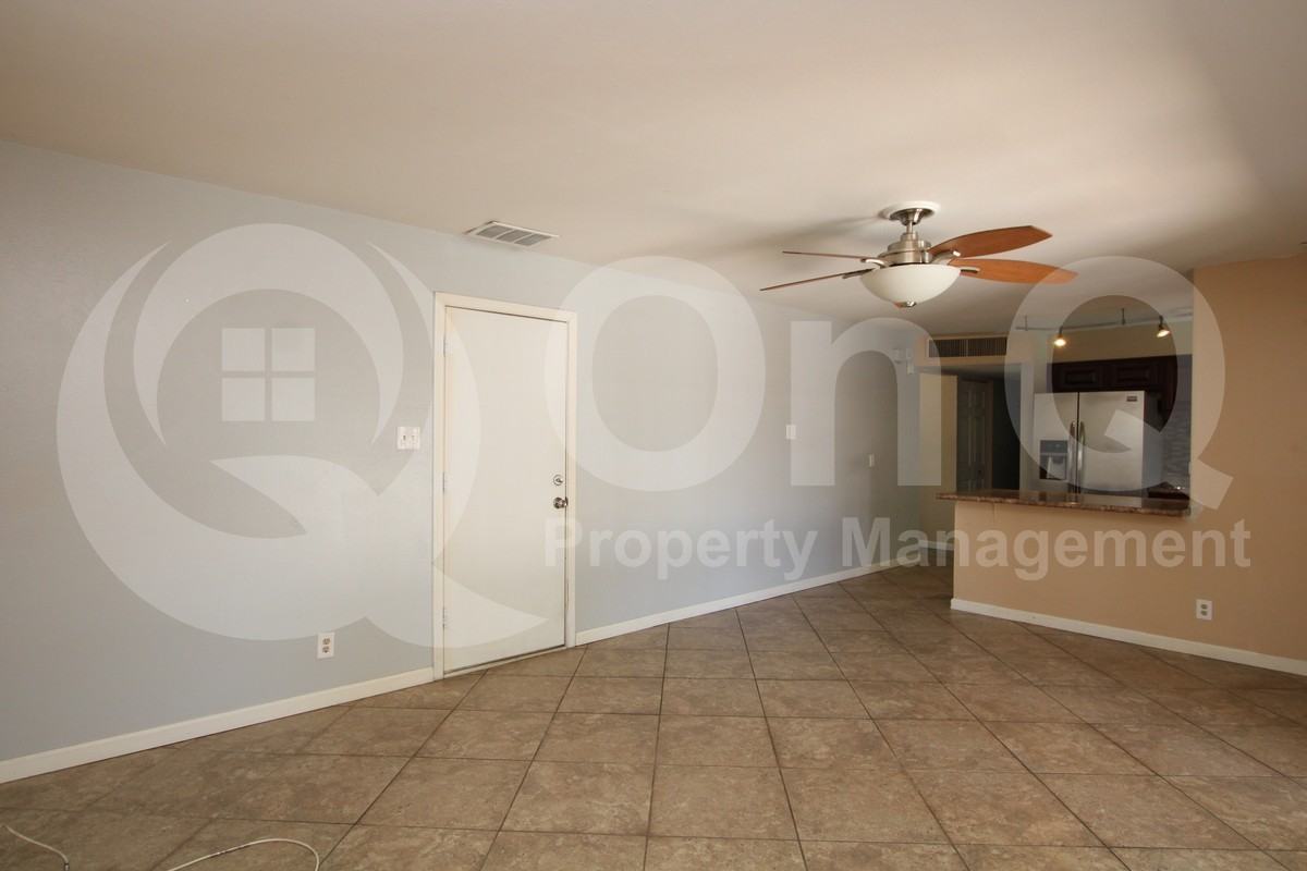 425 E Continental Dr - Photo 5 of 21