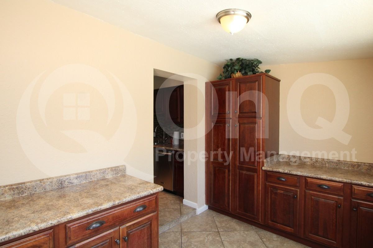 425 E Continental Dr - Photo 6 of 21