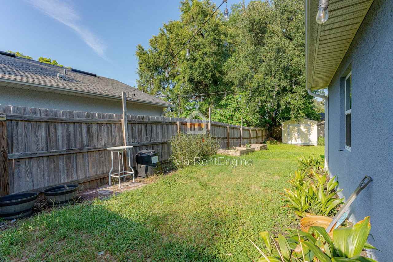 2403 Mayer St - Photo 4 of 25