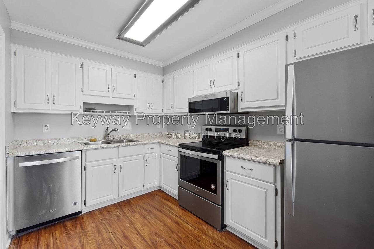 18 Fowkewood Ct - Photo 7 of 23