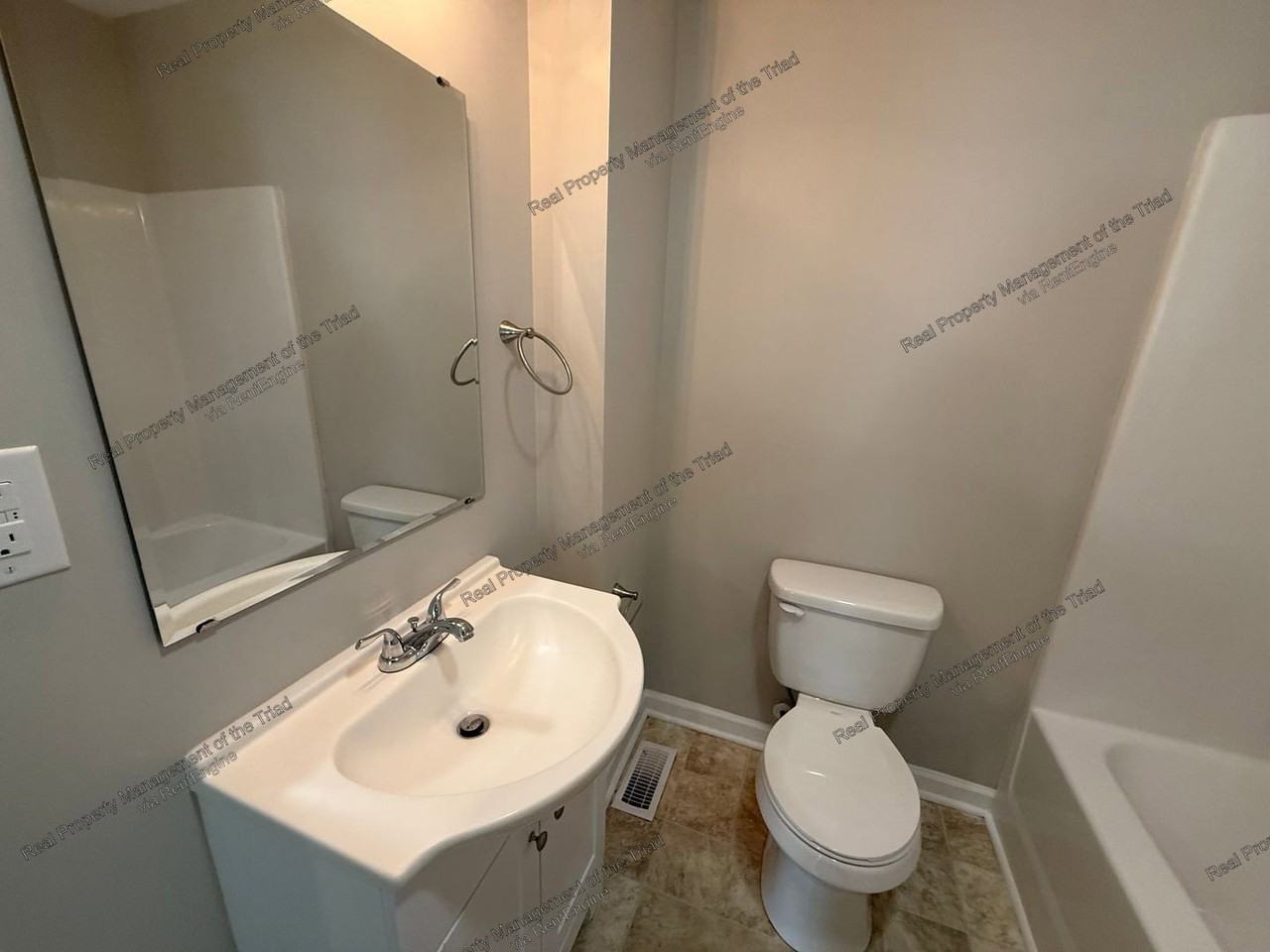 507 Lowdermilk St - Photo 4 of 18