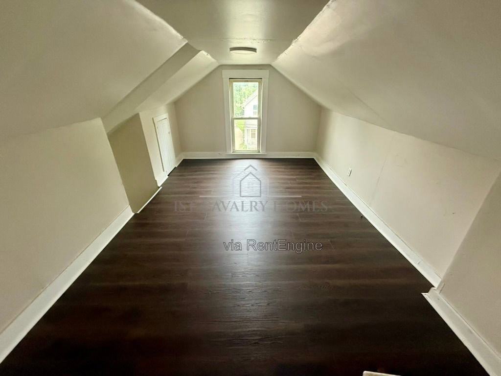 1052 Yale St #3 - Photo 2 of 21