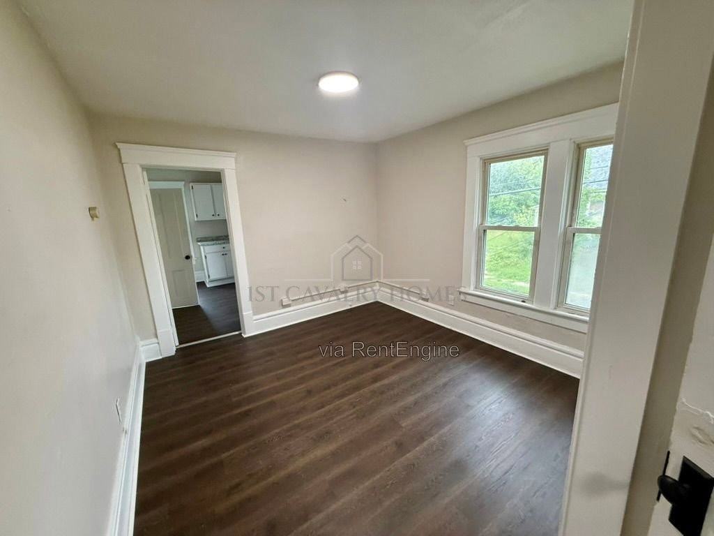 1052 Yale St #3 - Photo 3 of 21