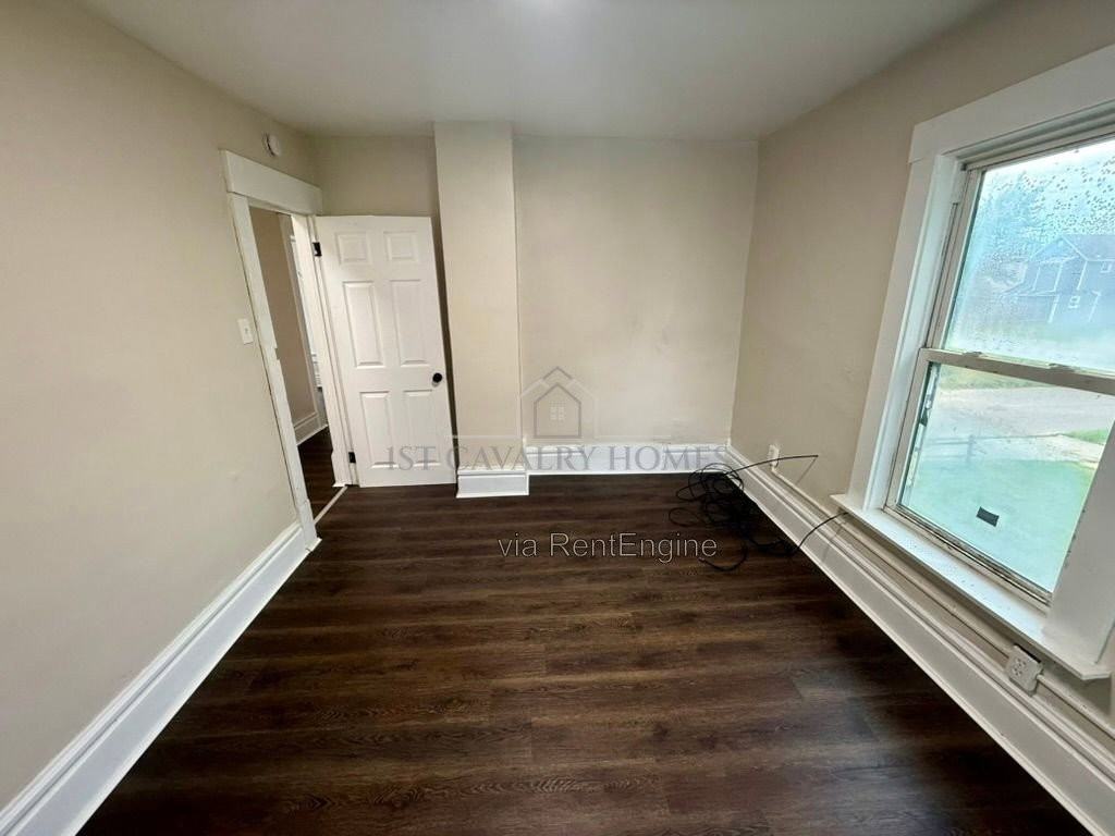 1052 Yale St #3 - Photo 6 of 21