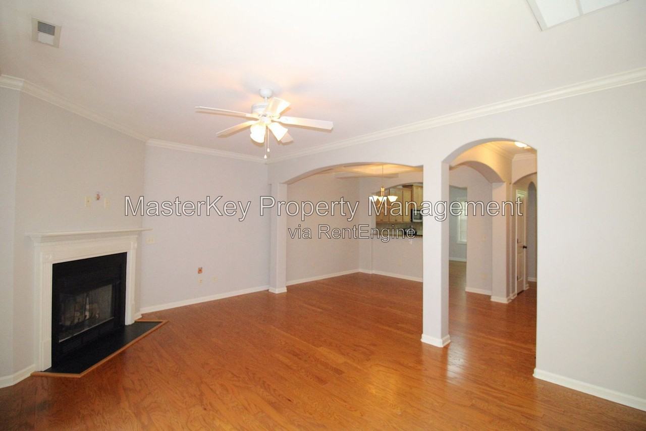 533 Matheson Pl - Photo 3 of 20