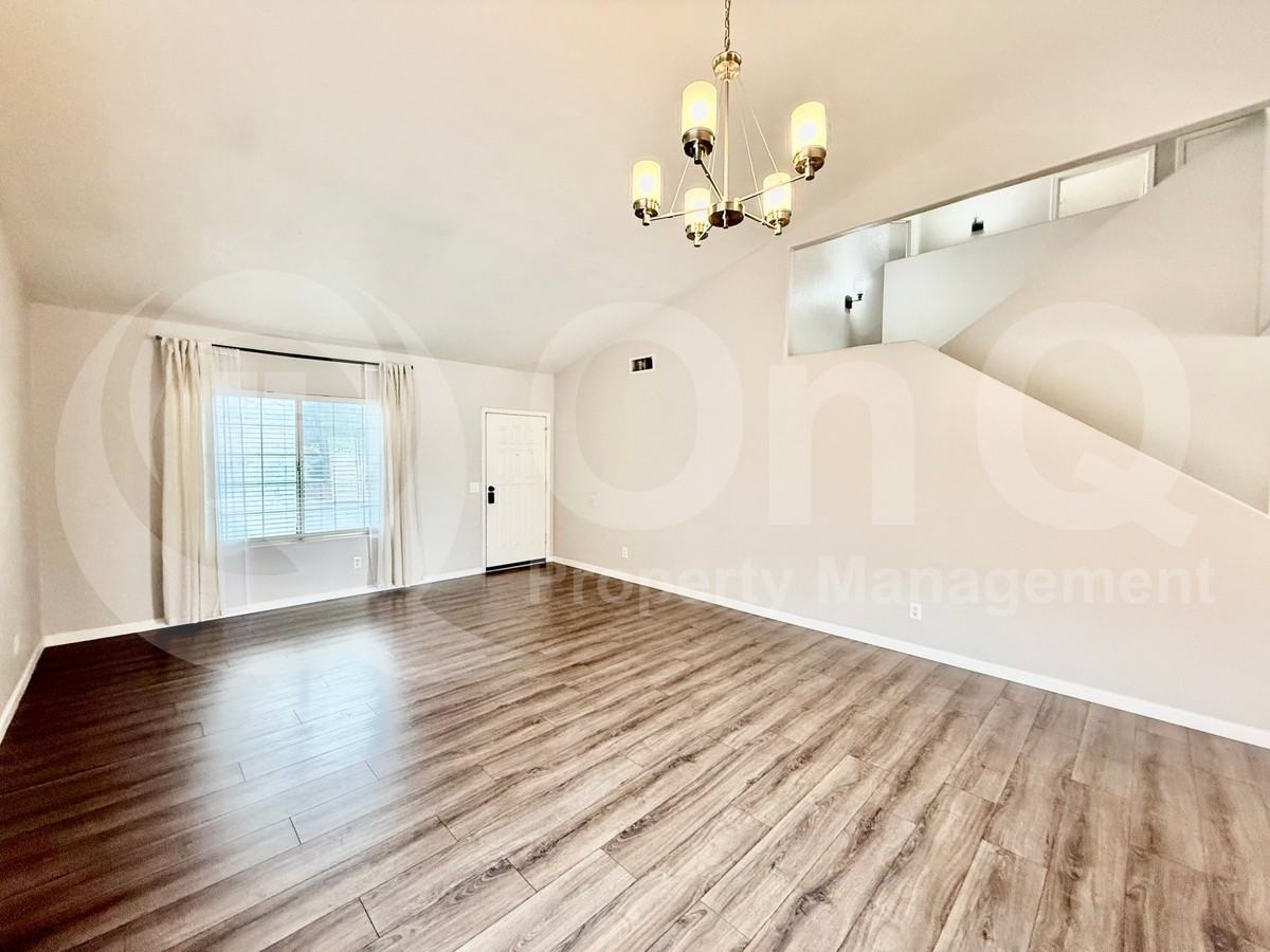 710 N Exeter St - Photo 5 of 25