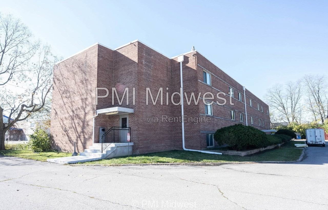 2215 E 56th St #12