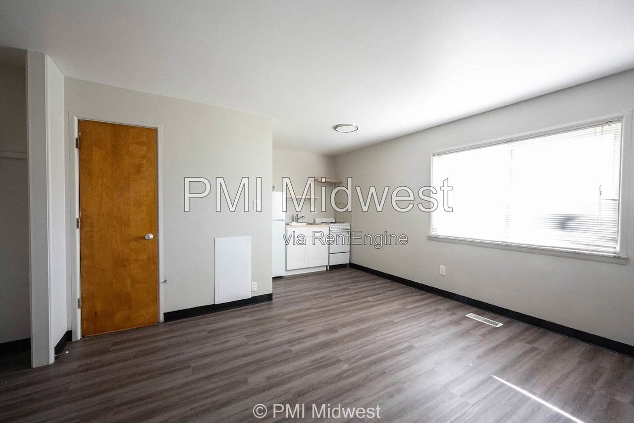 2215 E 56th St #12 - Photo 7 of 7