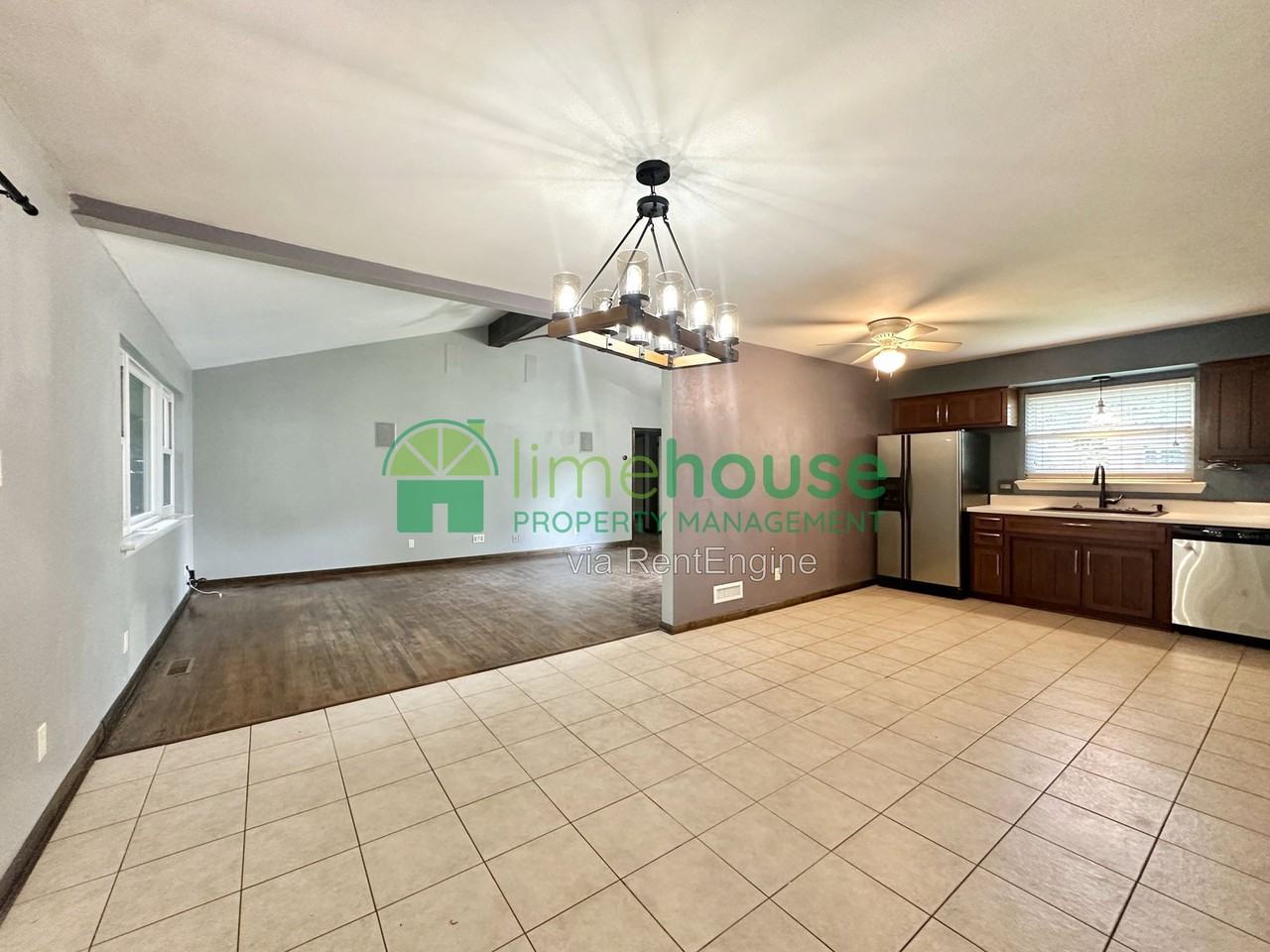 417 Lynn Shores Dr - Photo 3 of 20
