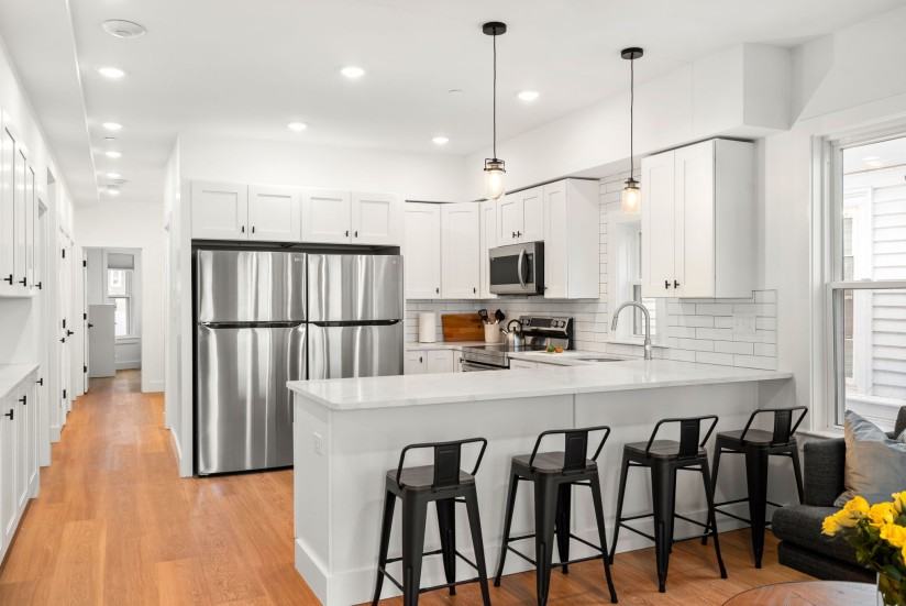 1 Bed / 1 Bath Apartment in Jamaica Plain - Photo 5 of 12