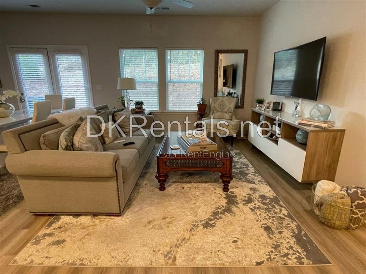 1375 Vayda Ct - Photo 2 of 14