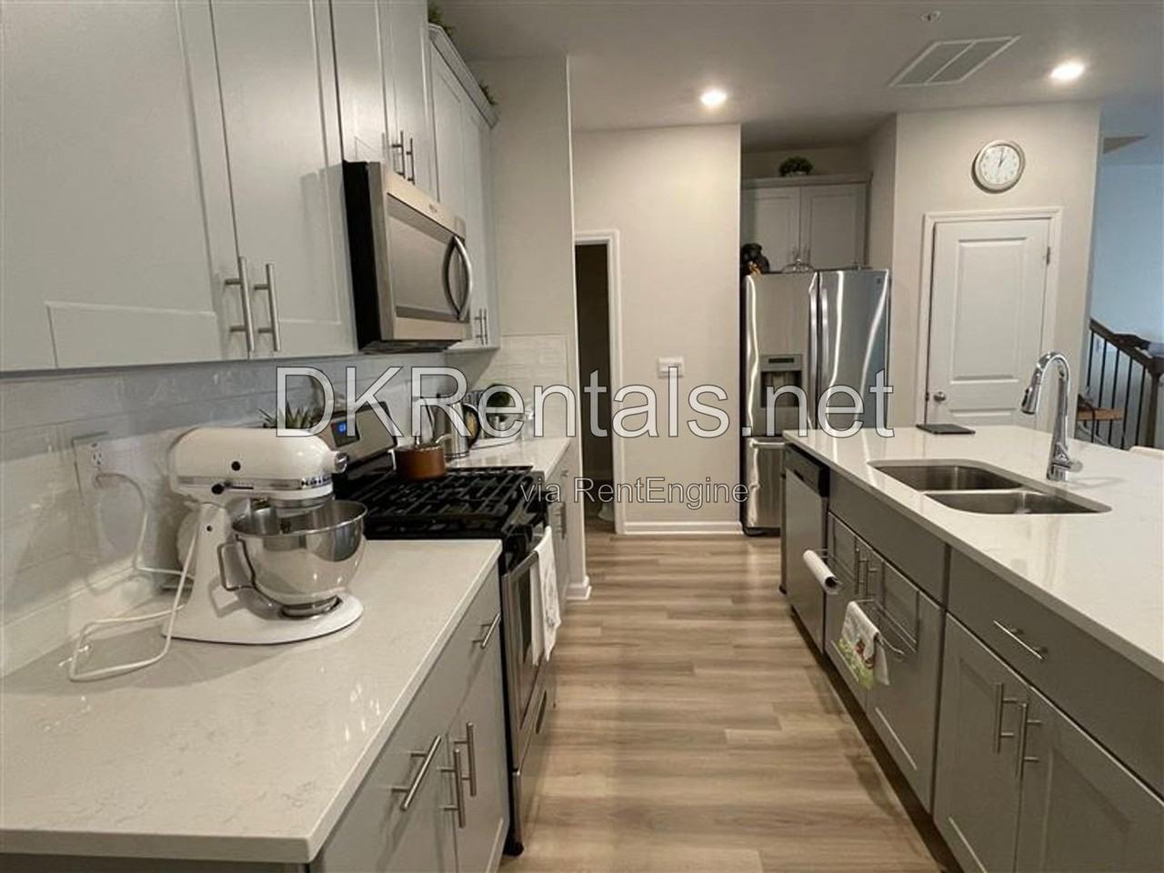 1375 Vayda Ct - Photo 5 of 14