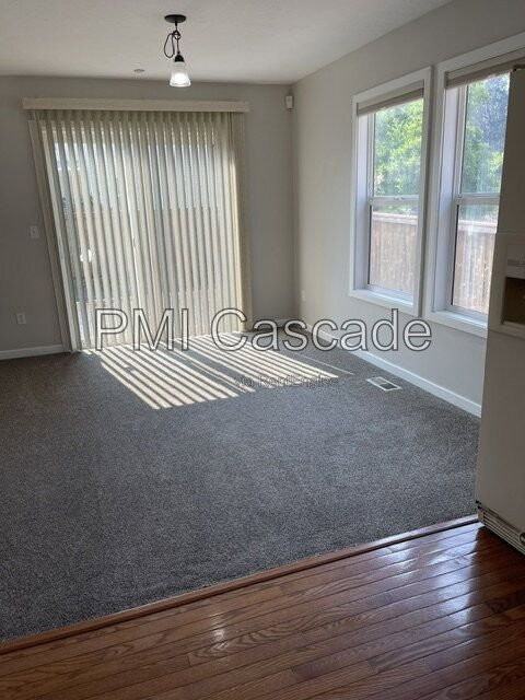 2449 Tolmie Ave - Photo 4 of 22