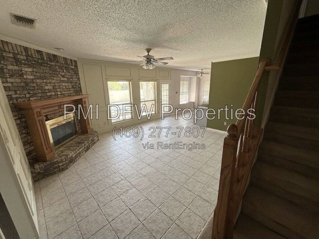 2332 Boardwalk Dr - Photo 3 of 14