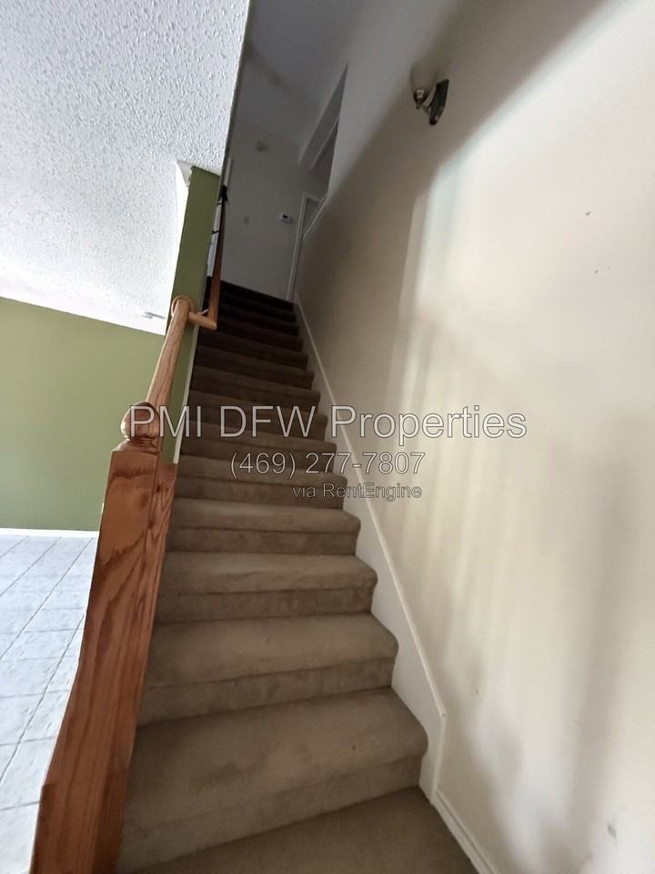 2332 Boardwalk Dr - Photo 5 of 14