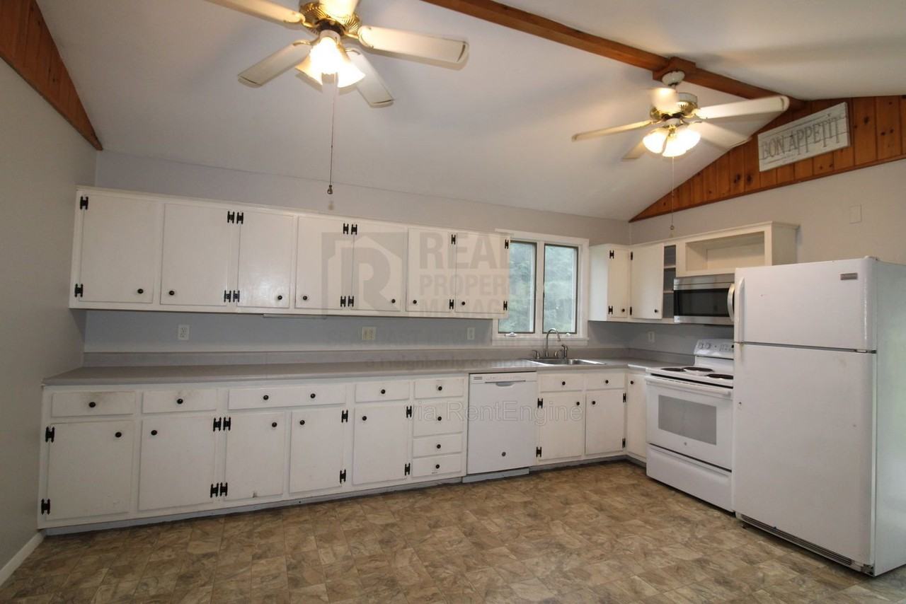 15 Redden St - Photo 3 of 23