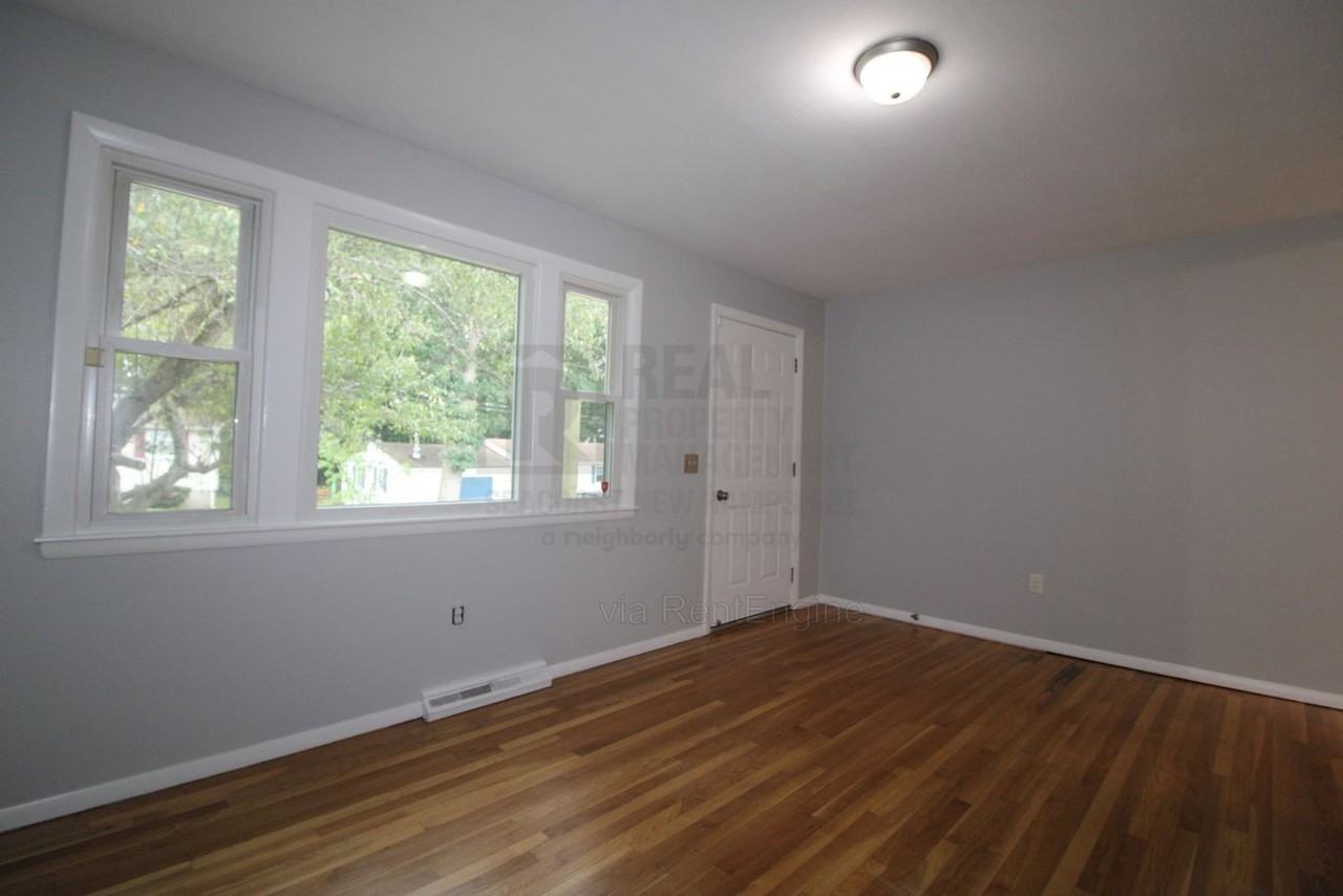 15 Redden St - Photo 6 of 23