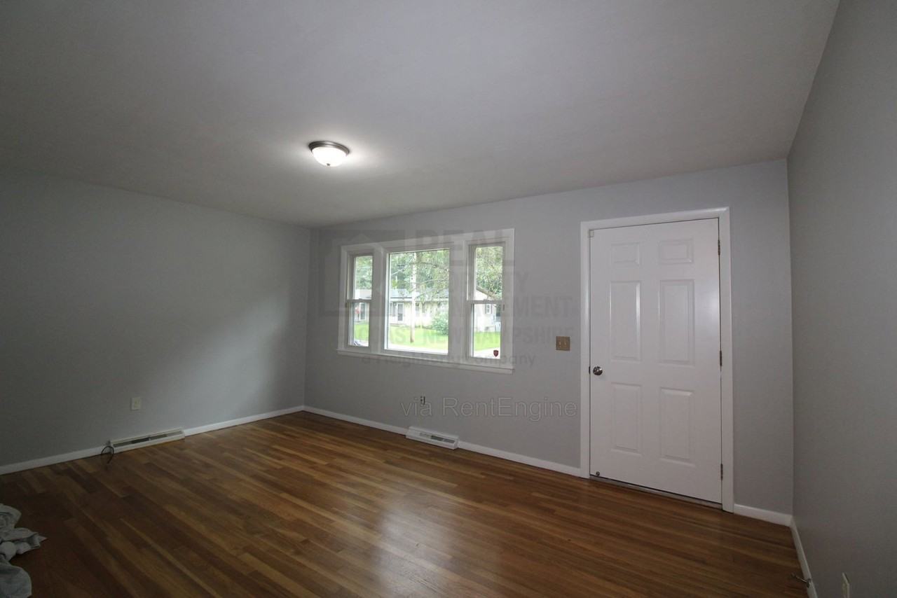15 Redden St - Photo 7 of 23