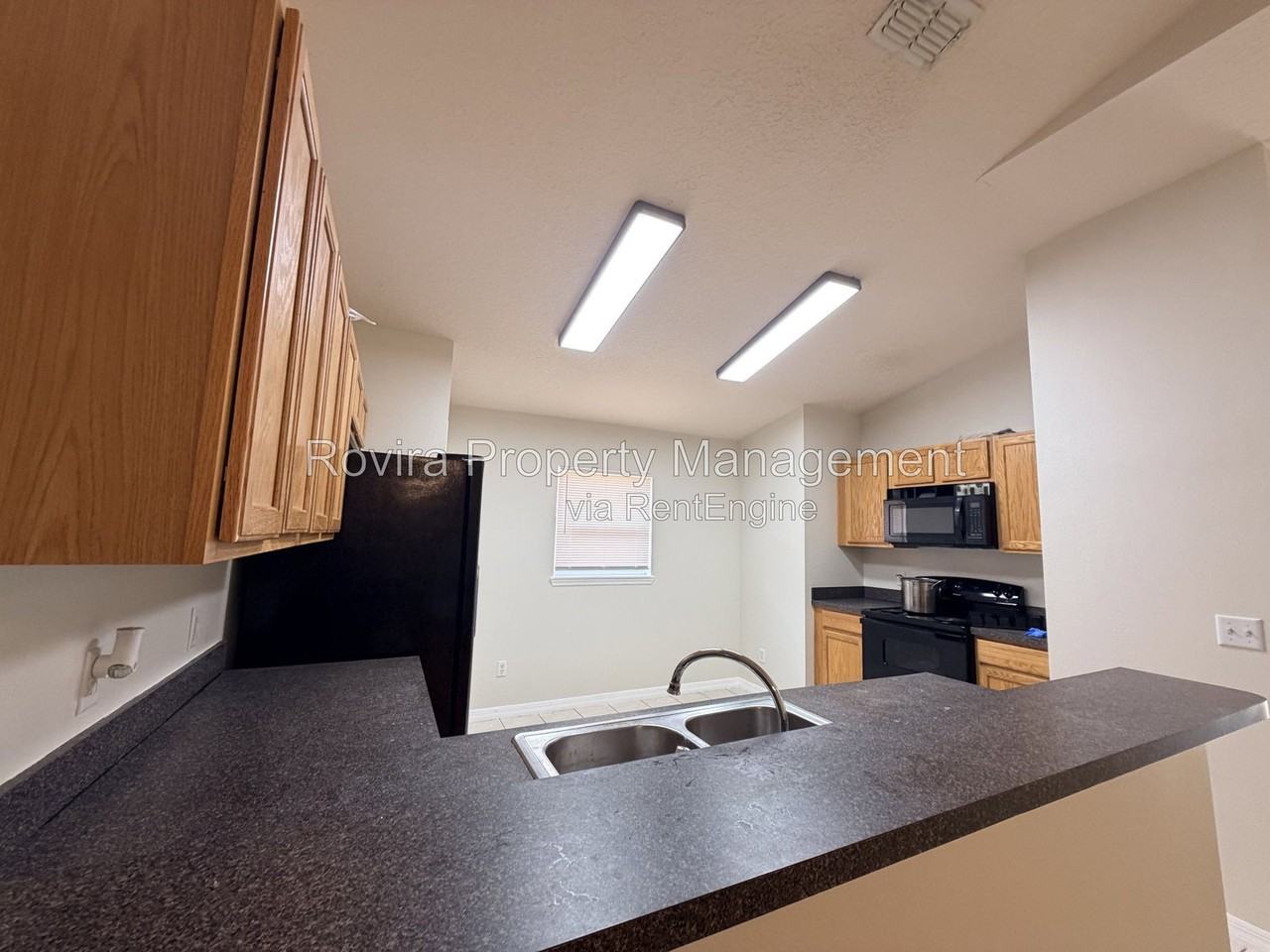 175 Ridgebrook Ct - Photo 3 of 10