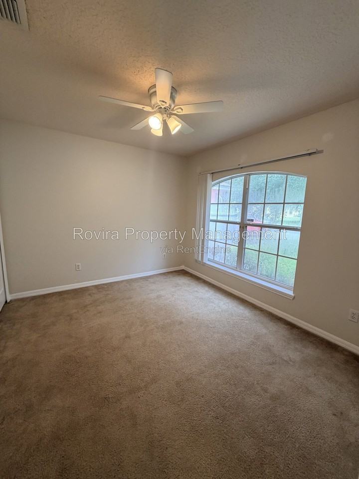 175 Ridgebrook Ct - Photo 5 of 10