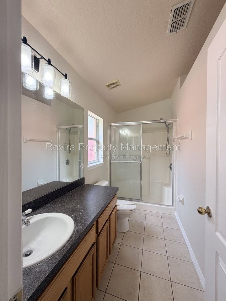 175 Ridgebrook Ct - Photo 7 of 10