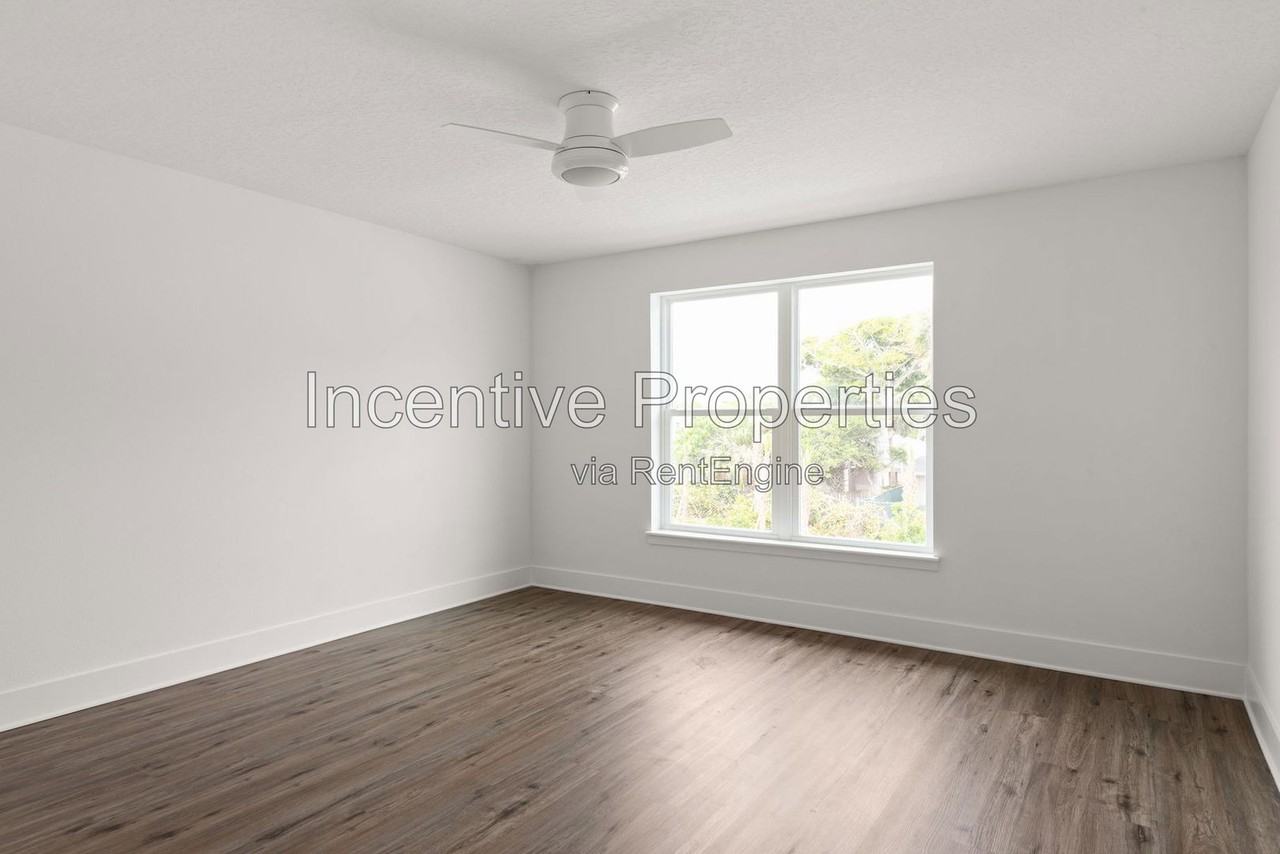 431 Braddock Ave - Photo 5 of 17