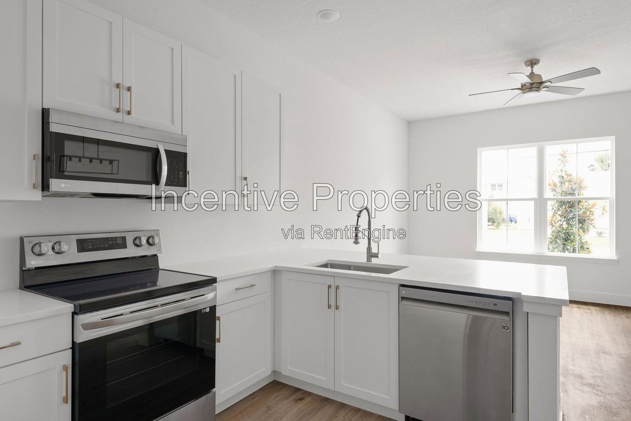 431 Braddock Ave - Photo 6 of 17