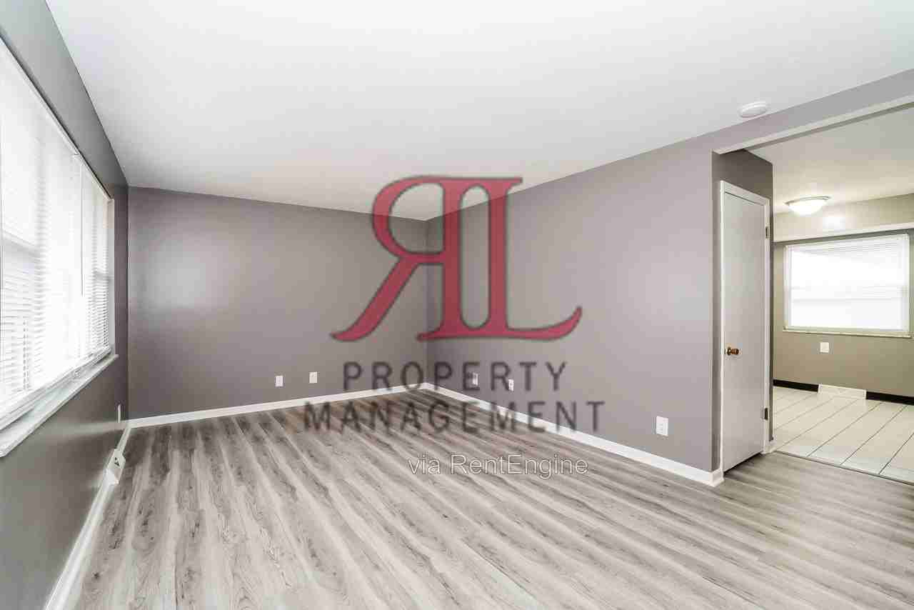 1422 Weldon Ave - Photo 5 of 25