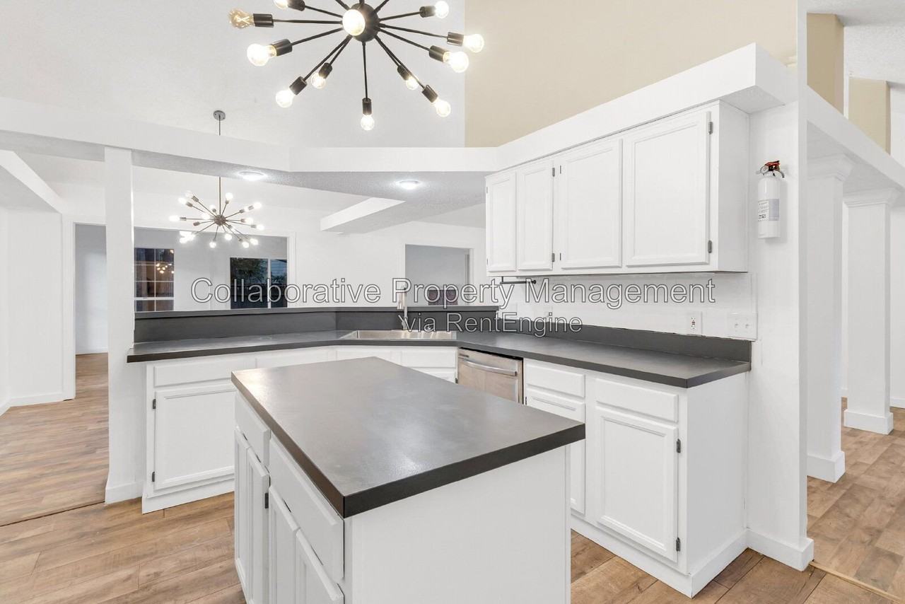 6 English Saddle Ct - Photo 3 of 24